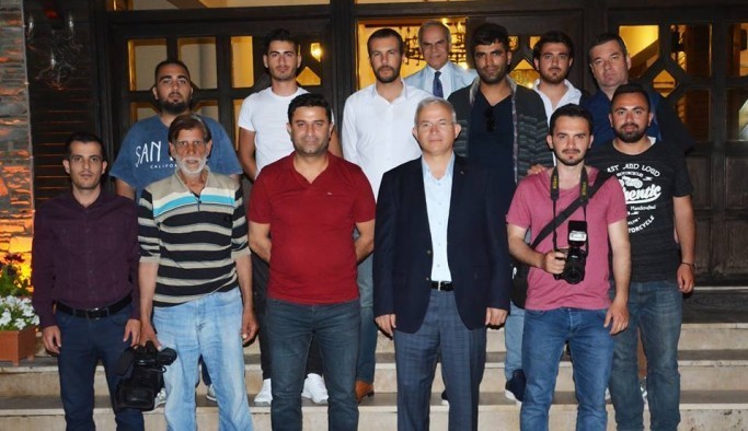 Başkan Görmez’den iftarda ‘ekmek’ mesajı