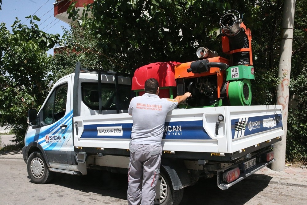 Sincan Belediyesinden haşeratla yoğun mücadele