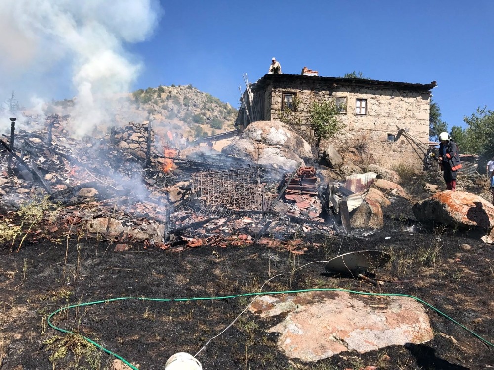 Kızılcahamam Taşlıca mahallesinde yangın