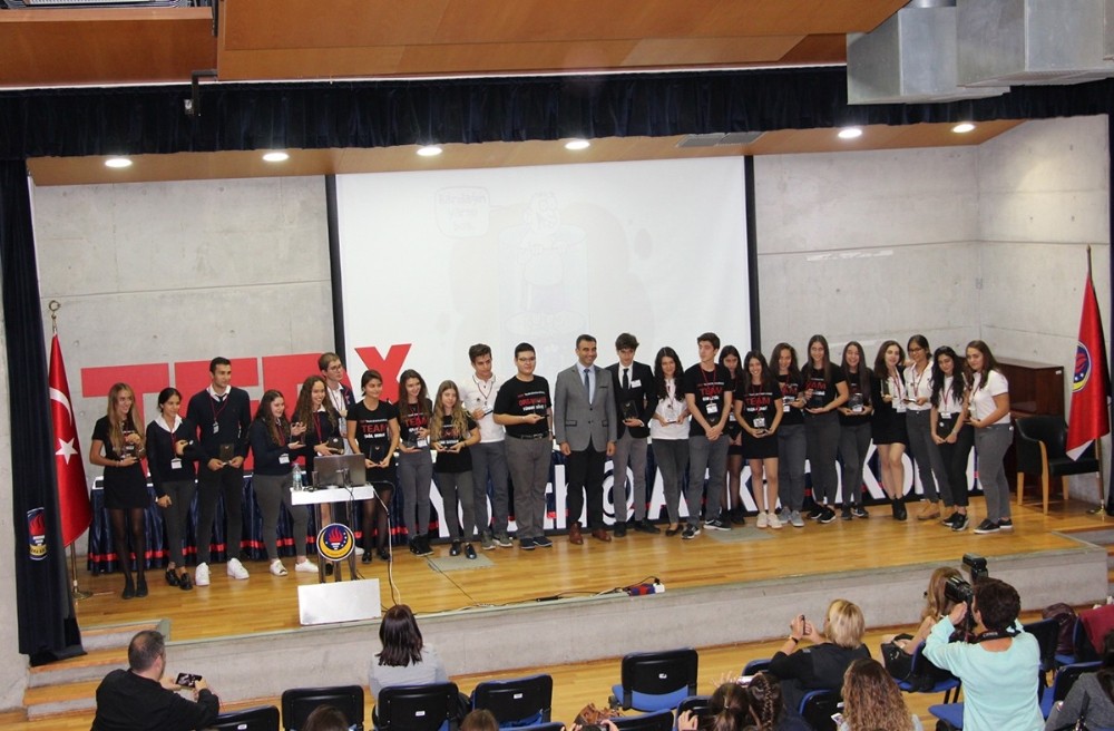 İlham veren konuşmacılar hayat değiştiren fikirlerini TEDxYouth’ta anlattı