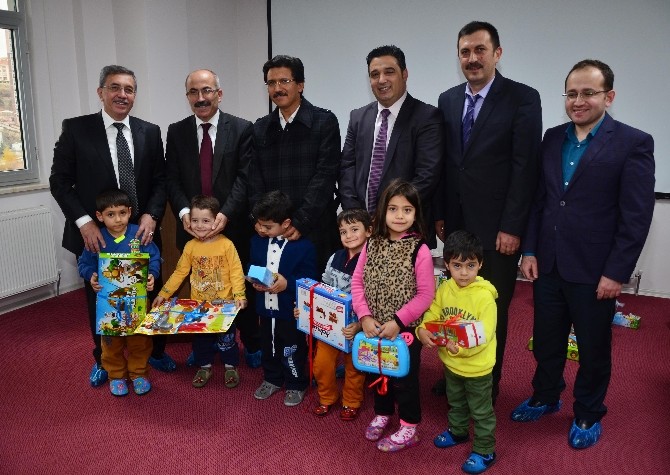 Nezaket Okulu, takdir görüyor