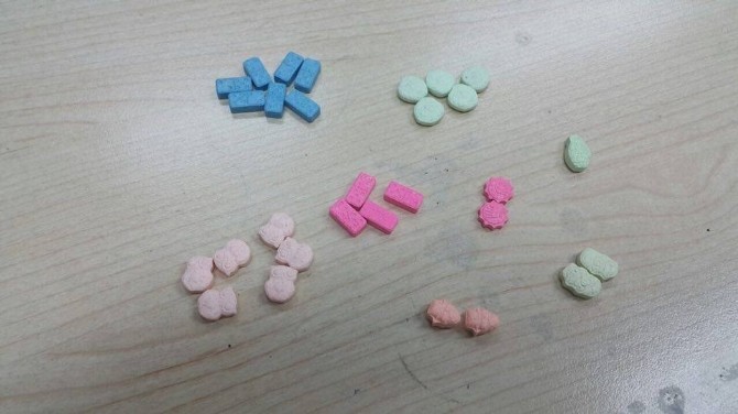Aracına gizli bölme yapıp uyuşturucuları saklamış