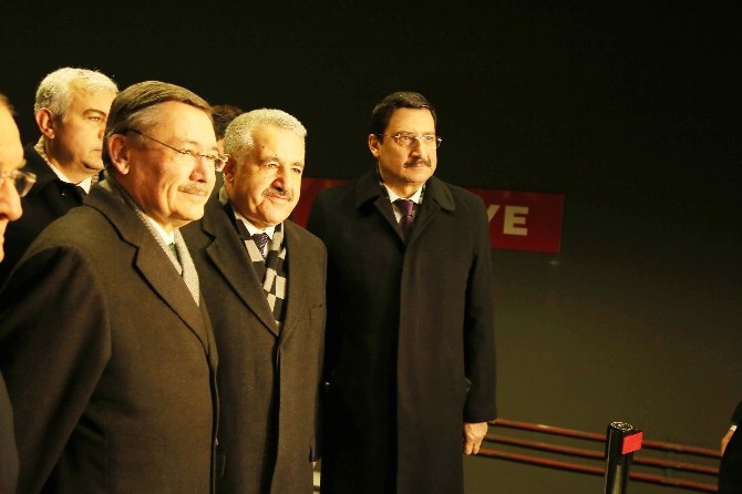 Bakan Arslan Keçiören Metrosu’ndaki son hazırlıkları inceledi
