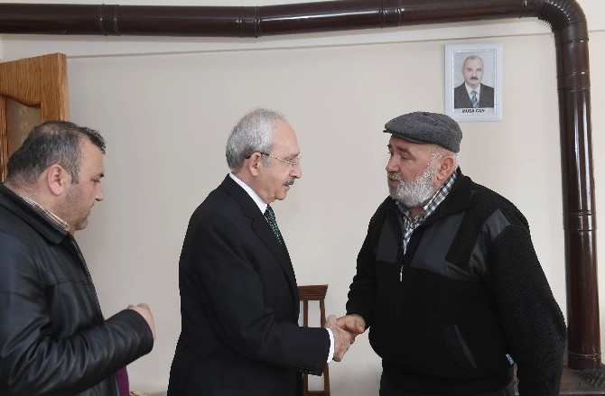 Kılıçdaroğlu’ndan şehit adliye çalışanının ailesine ziyaret