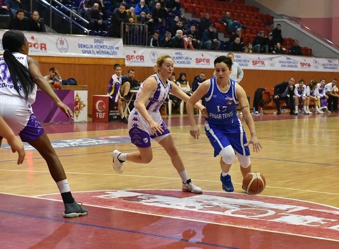 Bornova Becker Spor deplasmanda kazanmayı bildi