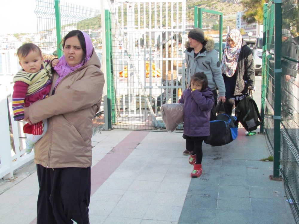 Çeşme’de 22 sığınmacı yakalandı