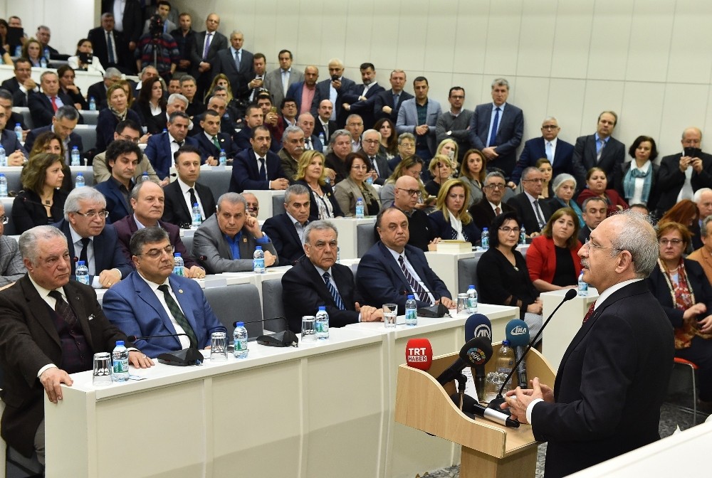 Kılıçdaroğlu, beraat eden Başkan Kocaoğlu’nu ziyaret etti
