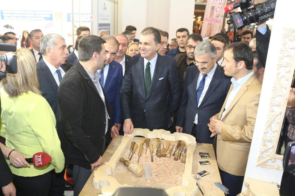 AB Bakanı Çelik MODEKO Fuarını ziyaret etti