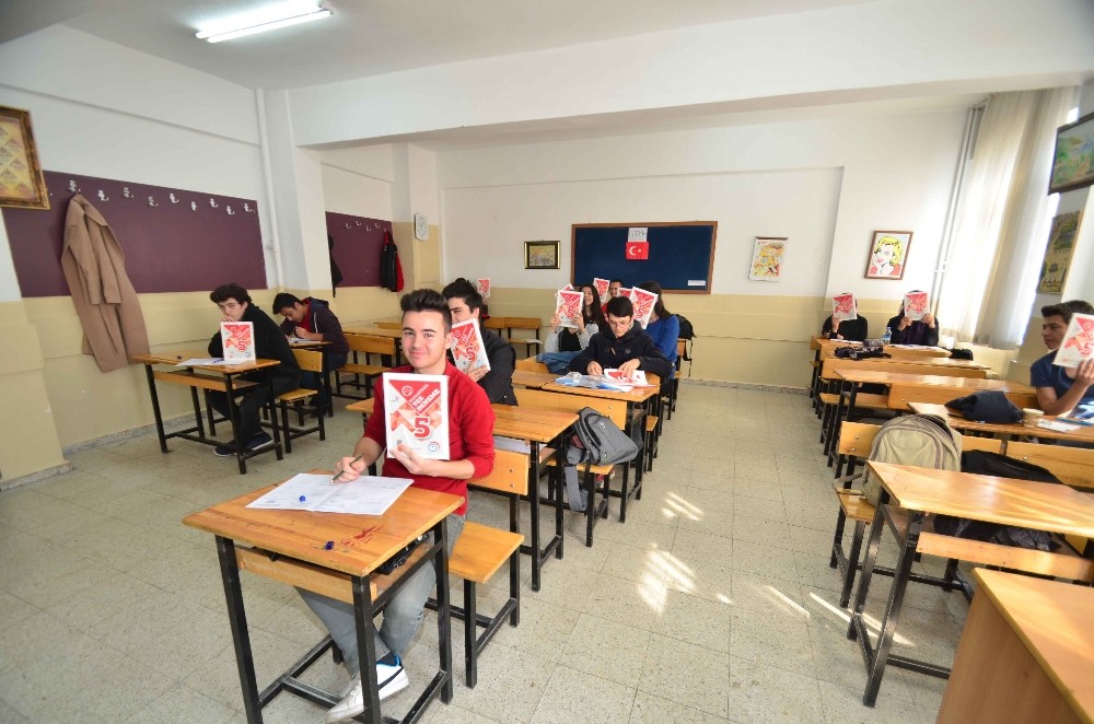 Başkan Çetin’den öğrencilere YGS hediyesi