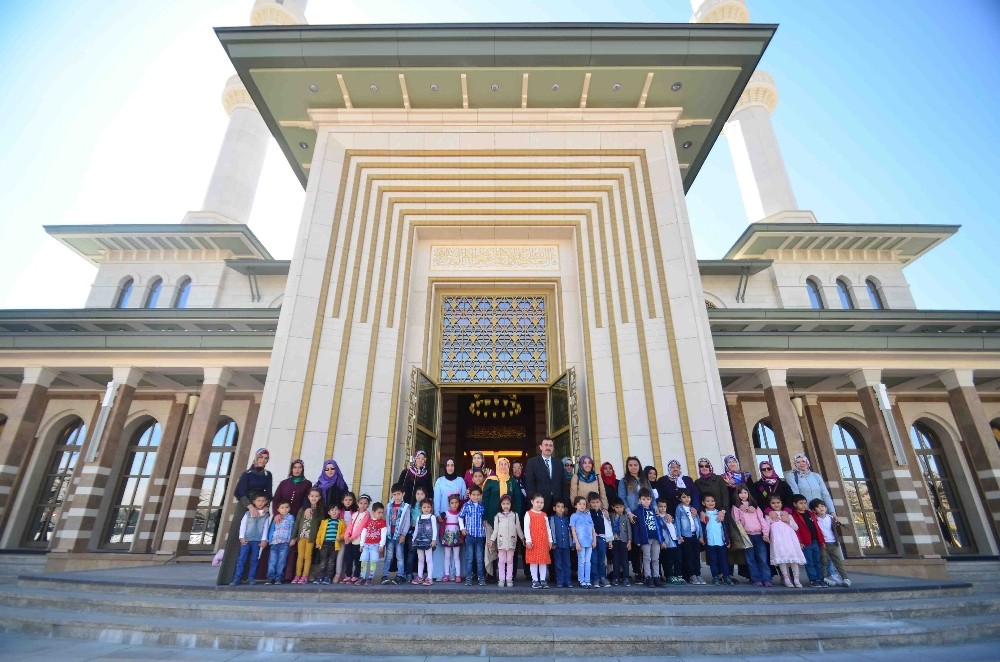 Nezaket Okulu öğrencileri Millet Camii’ni ziyaret etti