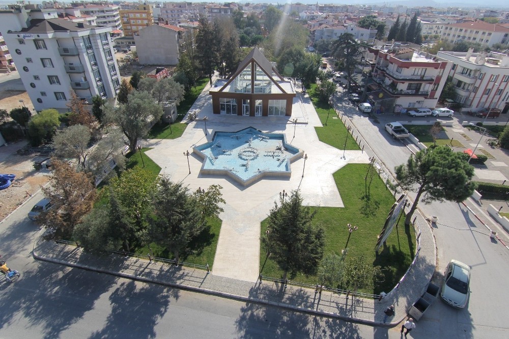 Bakan Arslan’dan Menderes’te Ömer Halisdemir Parkını açacak