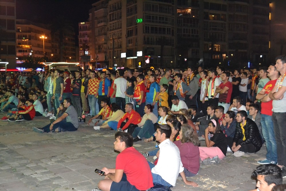 Göztepe’ye İzmir’den destek
