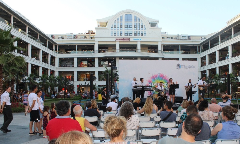 MaviBahçe’de yaz konserleri başladı