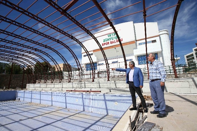 Karşıyaka kapalı havuza kavuşuyor