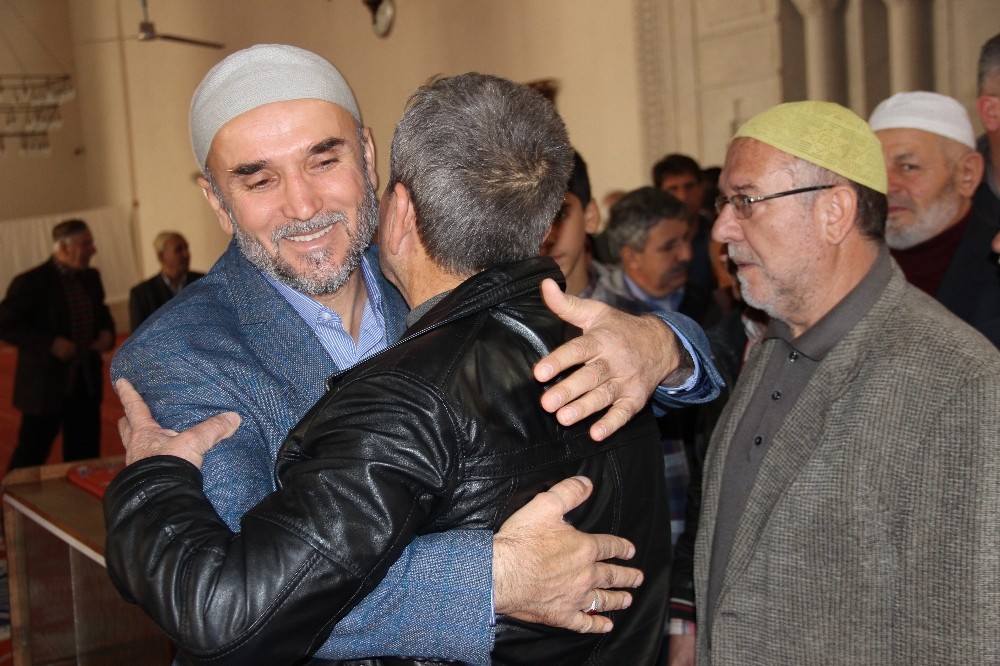 ŞEHİDİN CENAZE NAMAZINI BABASI KILDIRDI
