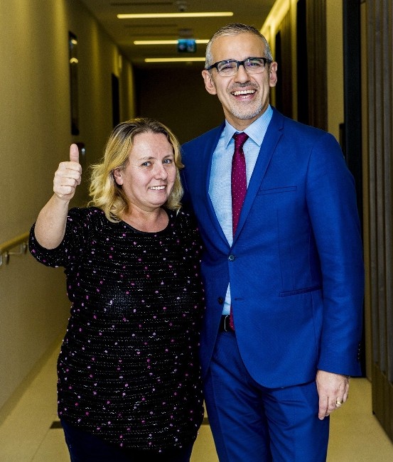 AMELİYATLA SAĞLIĞINA KAVUŞTU