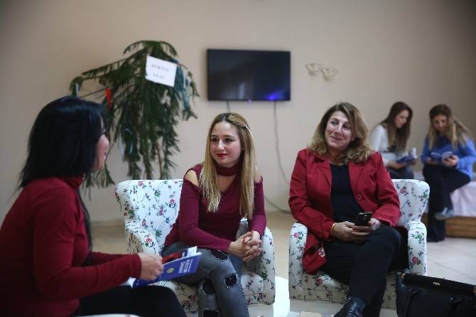 Bucalı kadınlar Anneler Kulübü’nde şımarıyor