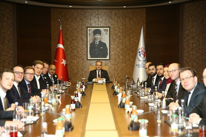 Bakan Kılıç Alman gençlik kuruluşlarını kabul etti