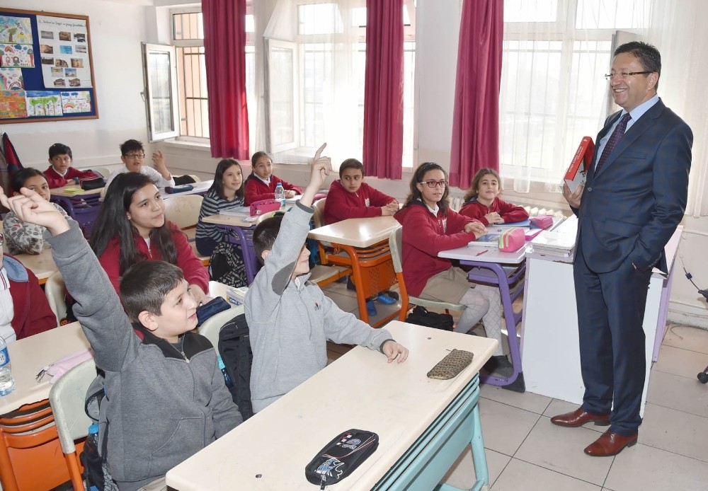 Başkan Tiryaki’den Altındağlı öğrencilere ziyaret