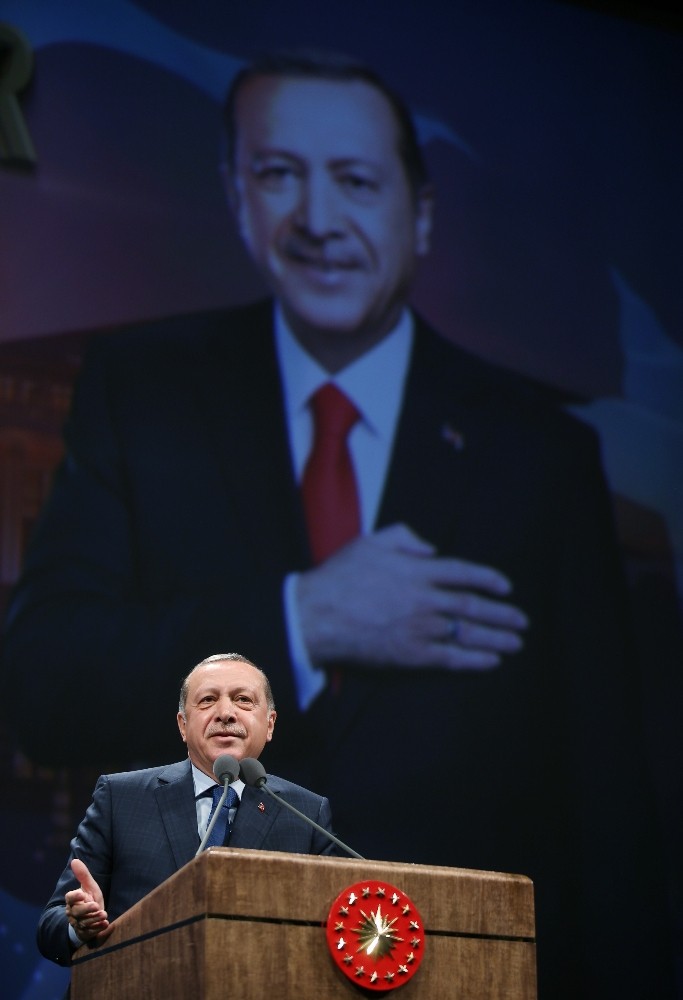 Cumhurbaşkanı Erdoğan: “Tek parti dönemi artığı siyasetçileri müzeye kaldıracağız”