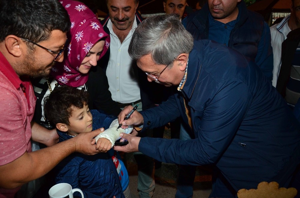 Başkan Çetin’den Ramazan etkinlik alanındaki esnafa ziyaret