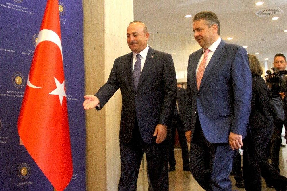 Bakan Çavuşoğlu, Alman mevkidaşı ile bir araya geldi
