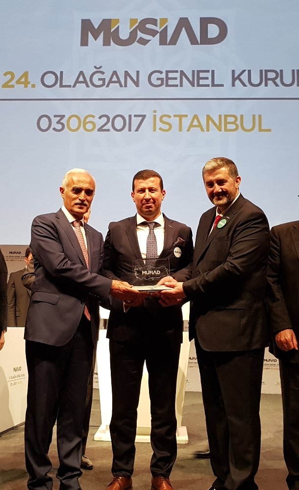 MÜSİAD İzmir’e teşekkür plaketi