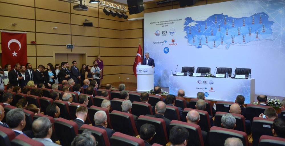 Haberleşme ve bilgi otoyolları kurmaya devam ediyoruz