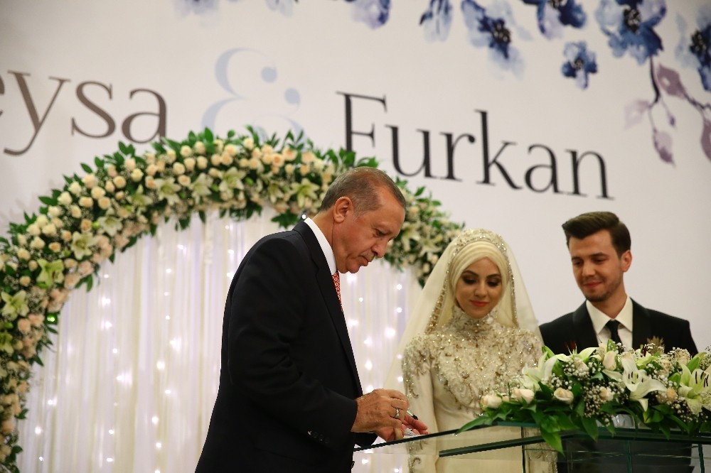 Sözcü İbrahim Kalın’ın kızı Rumeysa Kalın evlendi