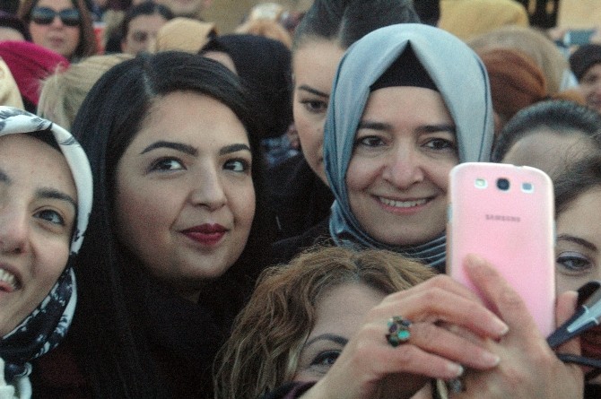 Aile ve Sosyal Politikalar Bakan Kaya kadınlarla Anıtkabir’e çıktı