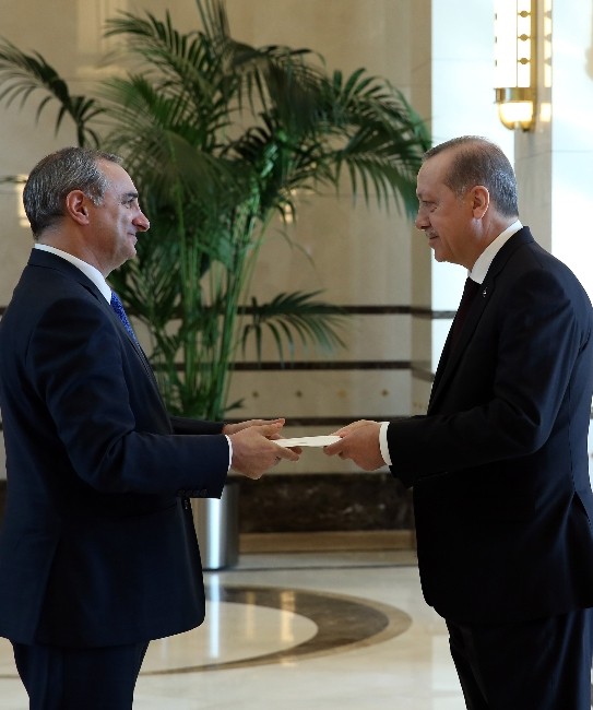 İsrail Büyükelçisi Cumhurbaşkanı Erdoğan’a güven mektubu sundu