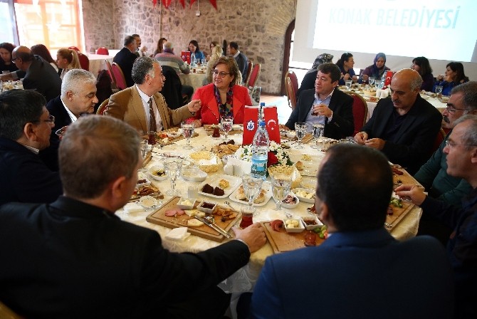 Konak’ta eğitime hizmet ’teşekkür’ getirdi