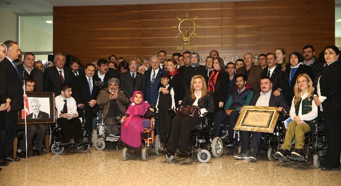 Başbakan Yıldırım’dan engelli öğretmenlere atama müjdesi
