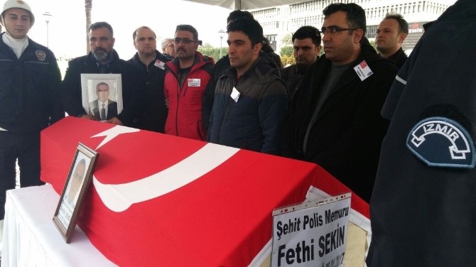 KAHRAMAN POLİSE YAĞMUR ALTINDA HÜZÜNLÜ VEDA