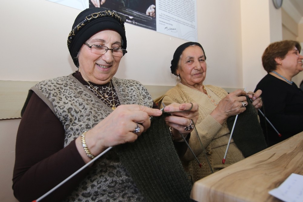 Çankayalı kadınlardan Hakkari’ye gönül örgüsü