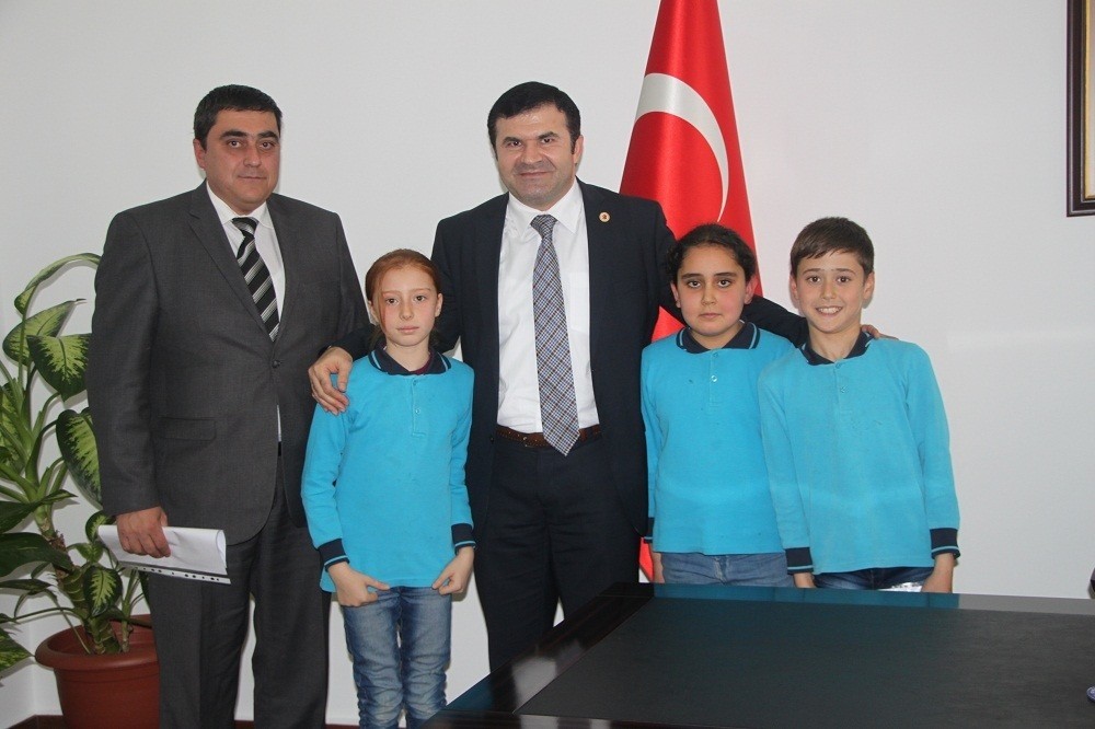 Minik öğrencilerden Kaymakam Tanrıseven’e ziyareti