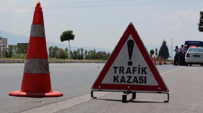 FLAŞ...AQUA PARK TUR OTOBÜSÜ DEVRİLDİ: 24 YARALI