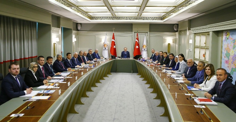 AK Parti Merkez Yürütme Kurulu Cumhurbaşkanı Erdoğan başkanlığında ilk kez toplandı