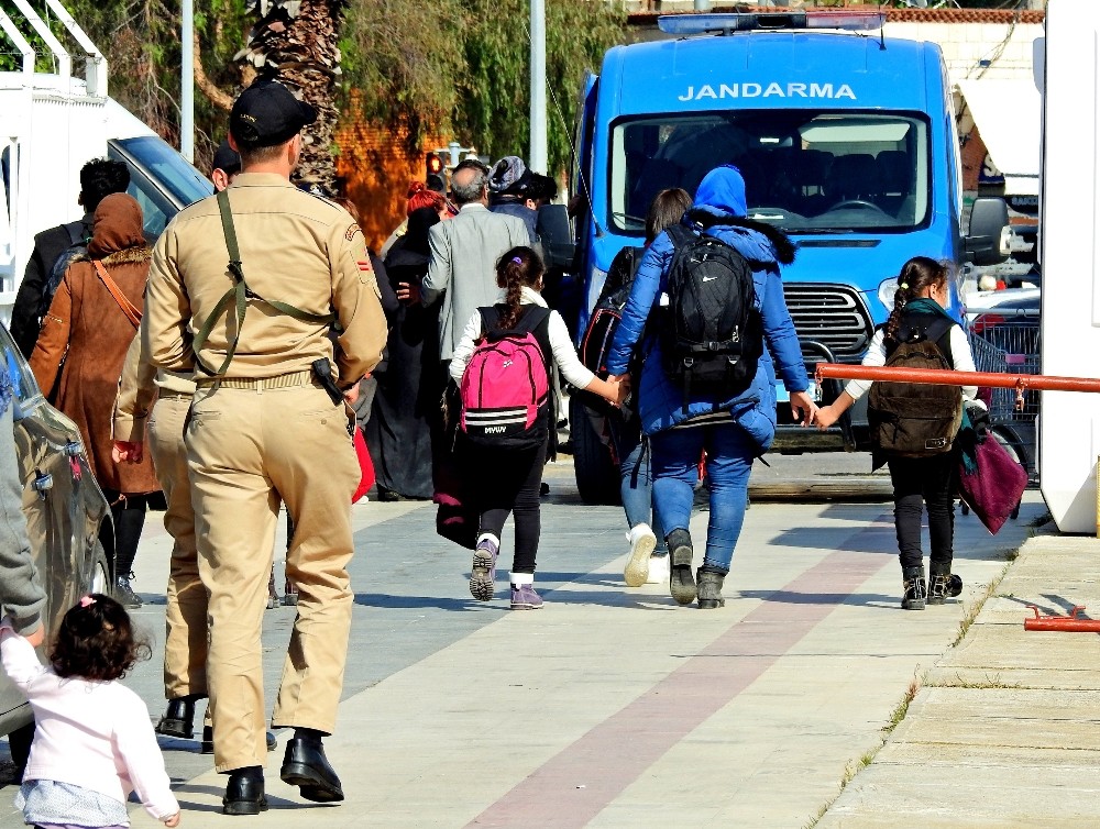 Çeşme’de 92 kaçak göçmen yakalandı