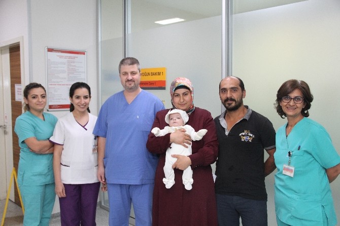 684 gramlık minik Melih yaşama tutundu