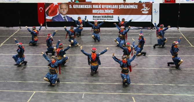 Bayraklı’da halk oyunları seçmelerine yoğun ilgi