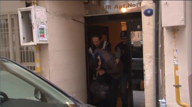 İzmir’de HDP Eş Başkanlarının tutuklanmasını bahane ederek belediye otobüslerini yakan şahıslara operasyon: 9 gözaltı
