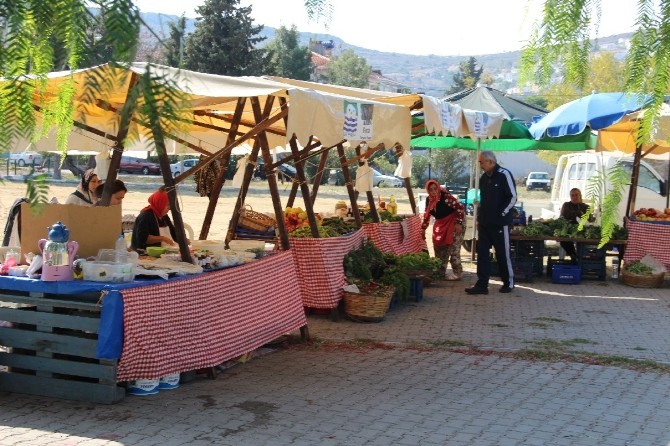 Foça’da ‘Slow Food Yeryüzü Pazarı’ günü