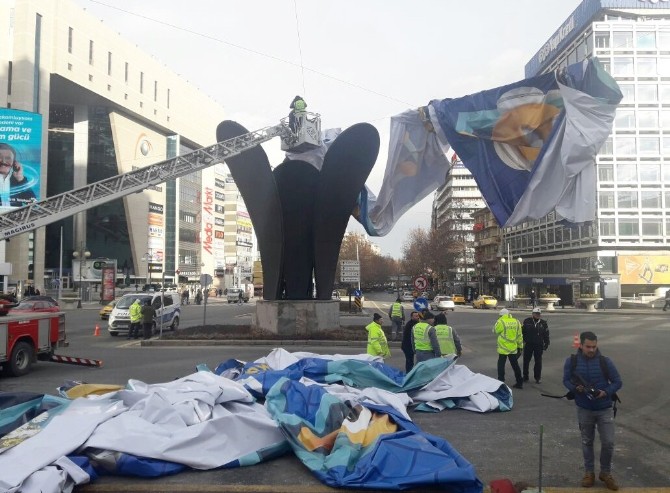 Başkent’te fırtına hayatı olumsuz etkiliyor
