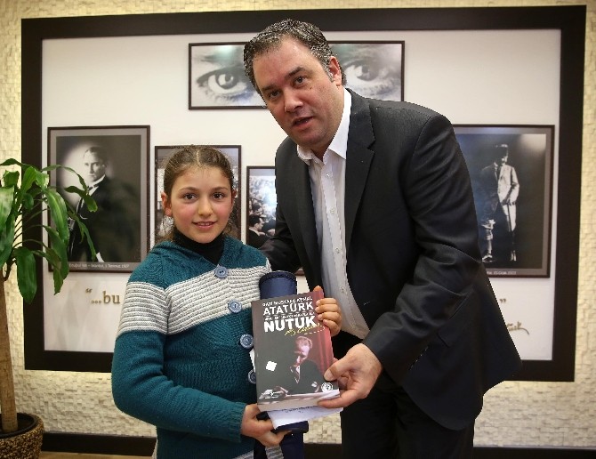 Buca Belediyesi 50 bin nutuk dağıtacak