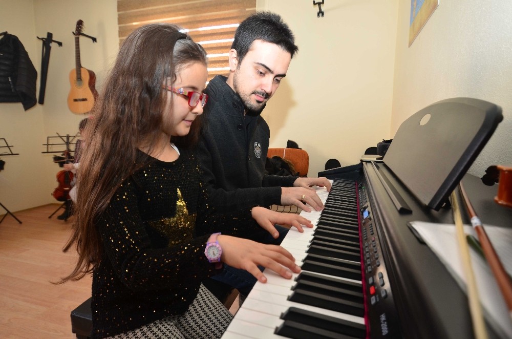 Pursaklar Belediyesi gençleri geleceğe hazırlıyor