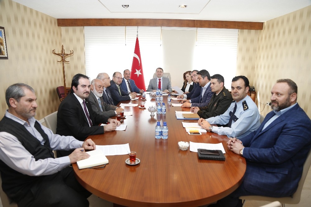 Gölbaşı’nda referandum öncesi güvenlik toplantısı
