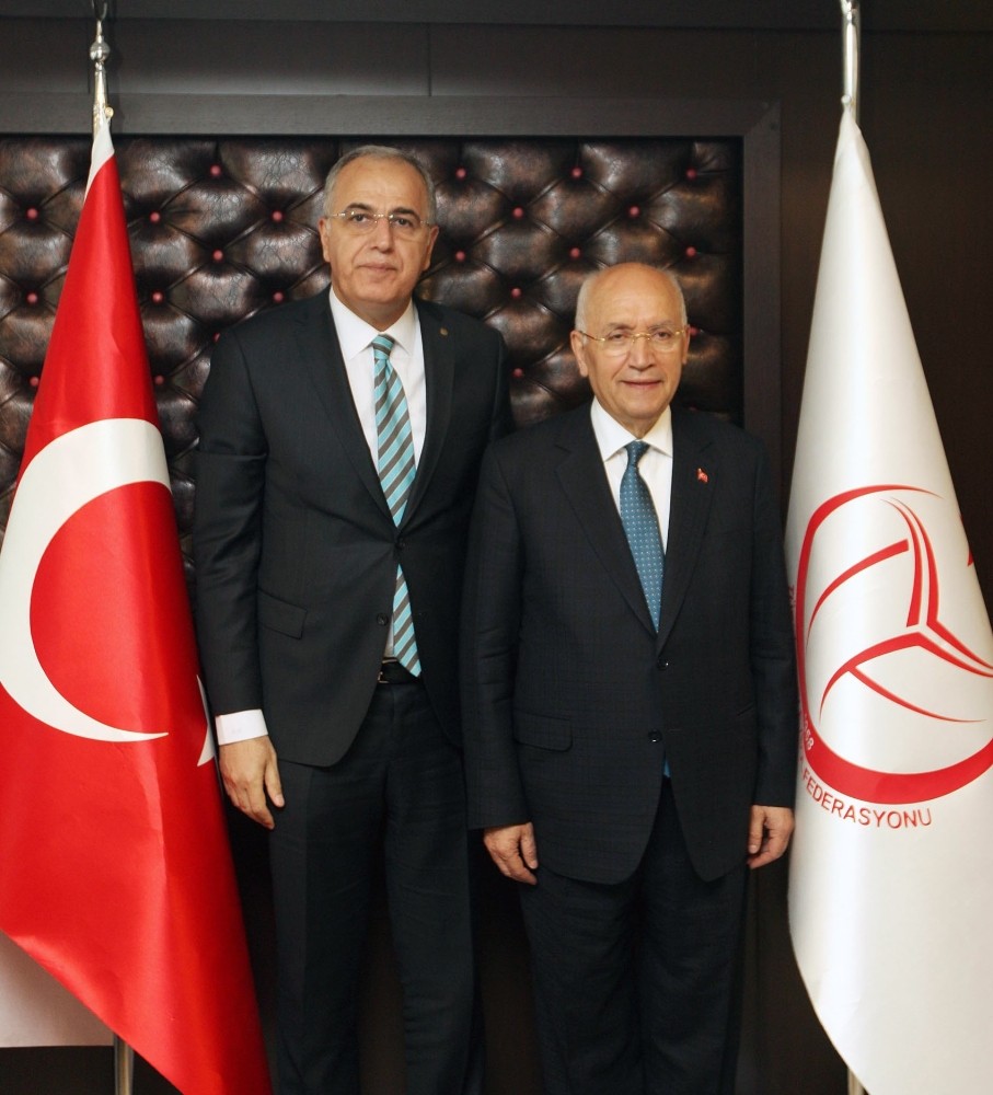 Yaşar, Voleybol Federasyonu’nu ziyaret etti