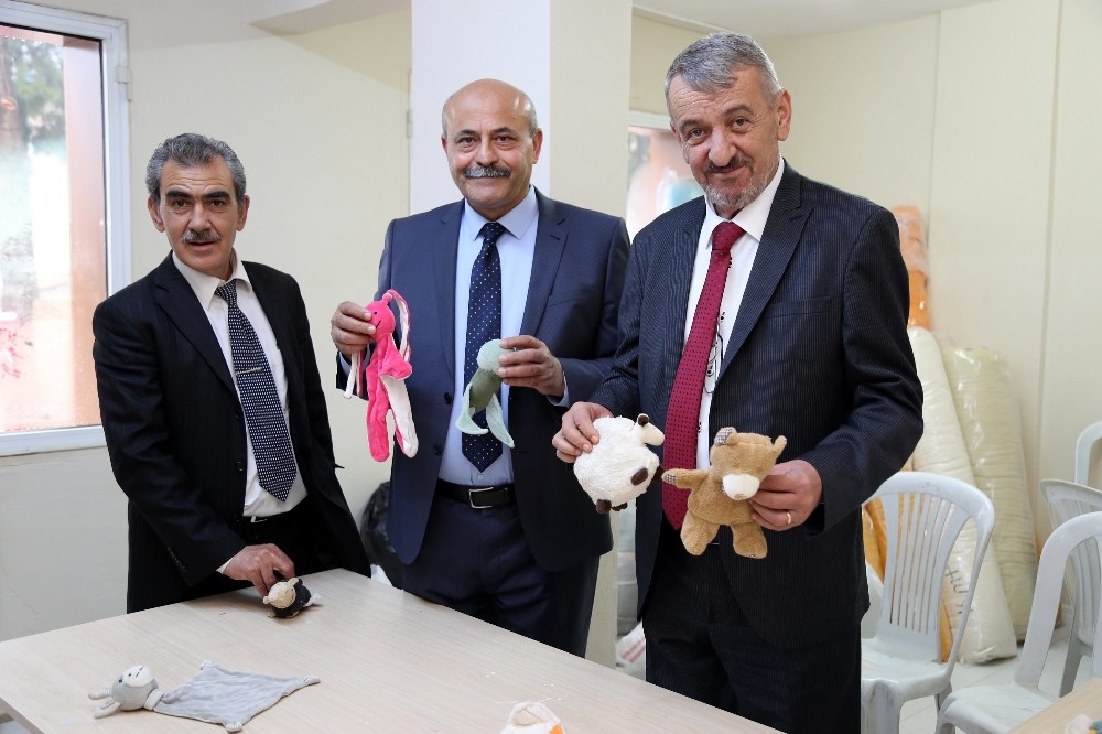 Gaziemir’de organik oyuncak üretimi