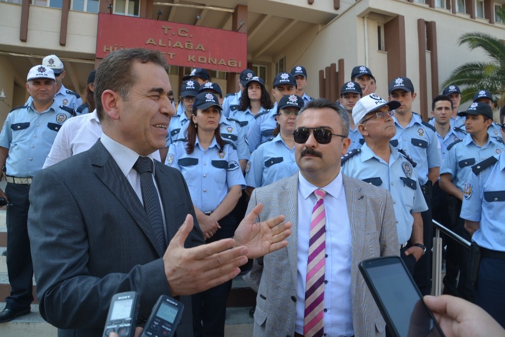 Aliağa’da kadın polisler 24 saat sokakta